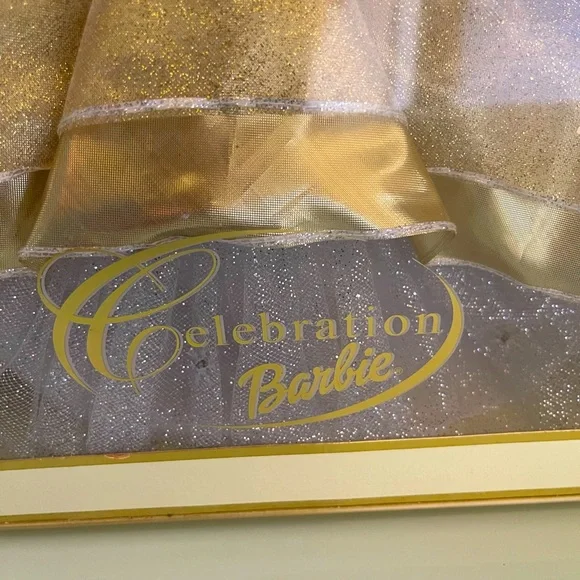 Special 2000 Edition Celebration Barbie - Picture 6 of 8